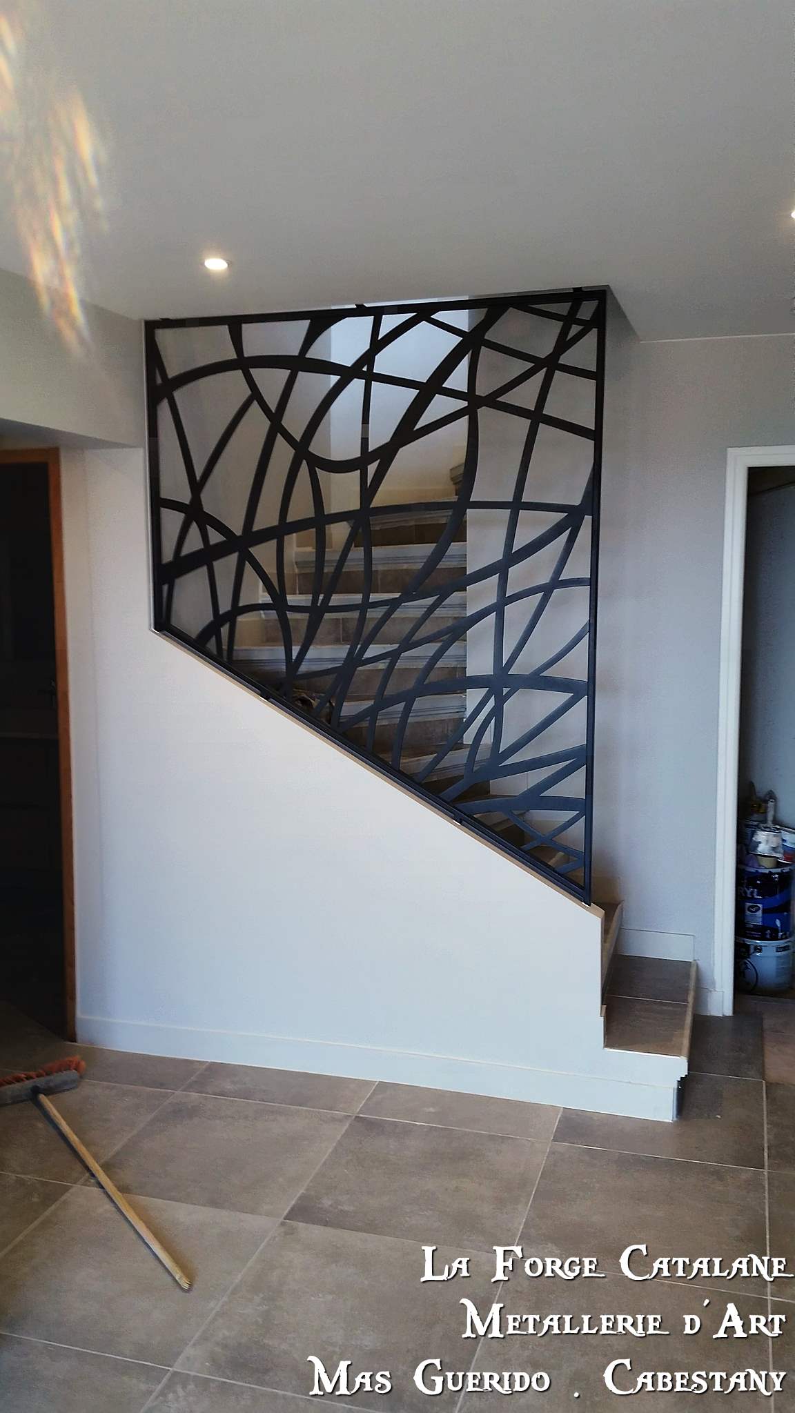 rambarde rampant rampe moderne decoupe laser toute hauteur fer La Forge Catalane (4).jpg